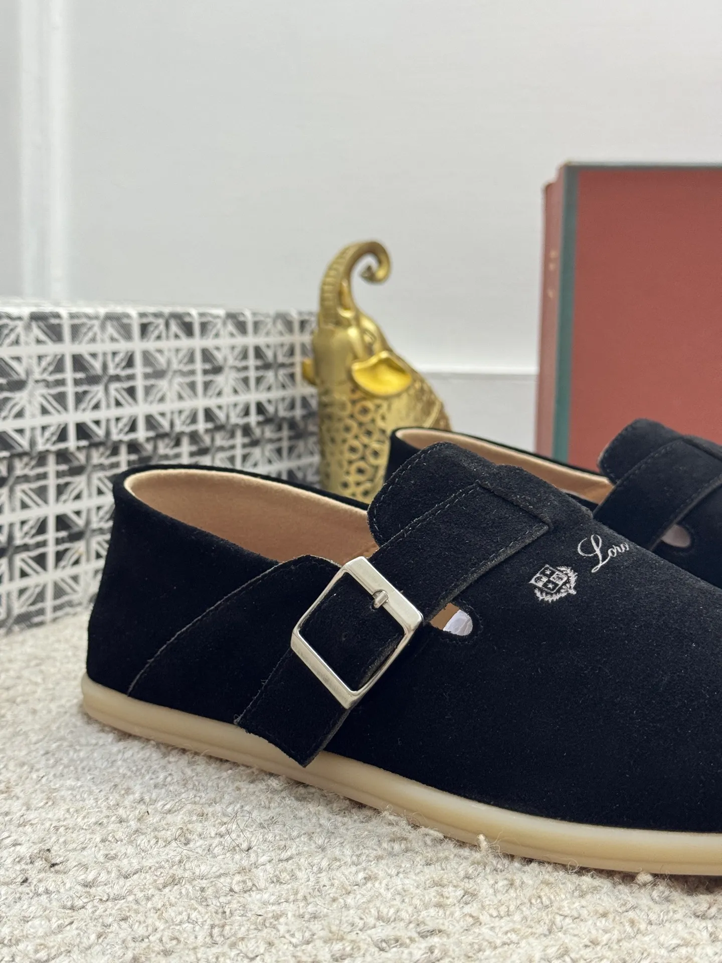 Men's men's shoes 💰420 [New style] 🍓🍓Loro Piana - LP's new moccasin shoes are made of water-repellent treated suede uppers with rubber soles, a classic. The complex craftsmanship and meticulous structure make the shoes light and soft, allowing you to walk comfortably and freely. Perfect for wearing at the beach or out in the water during the summer. Size: 38-44 (45 customized